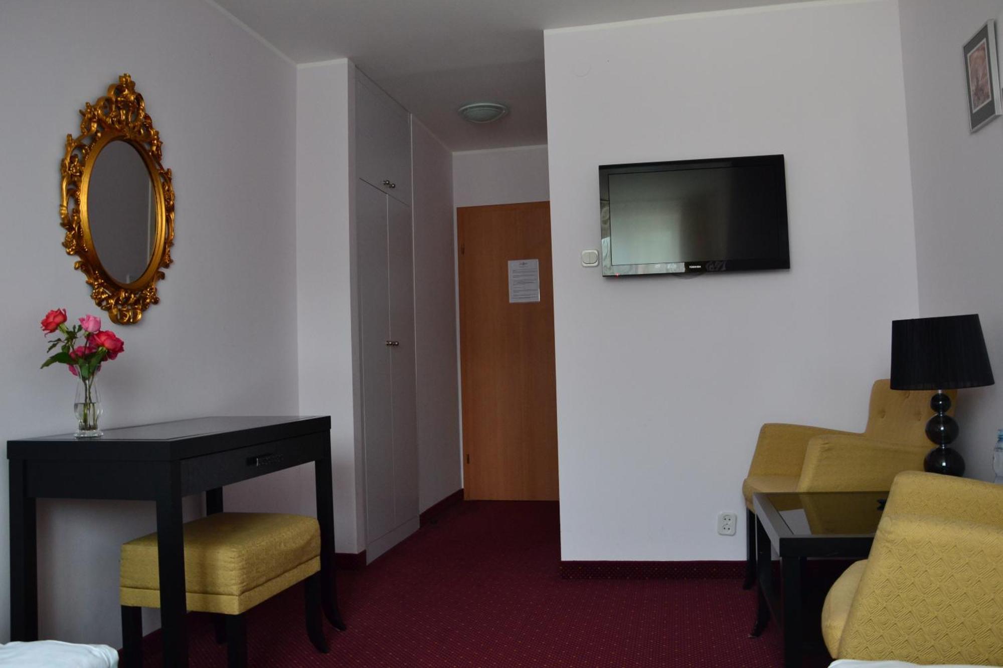 Hotel&Restauracja Zlote Runo Gora Kalwaria Ruang foto